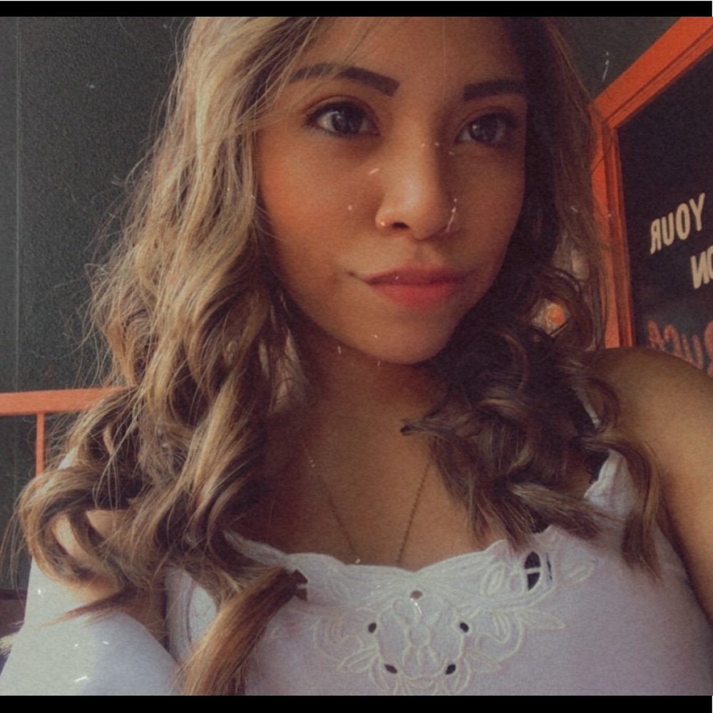 Meet your Posher, Esmeralda